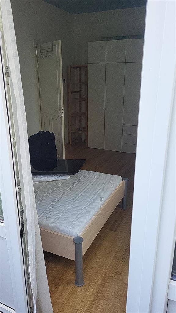 Room available for rent