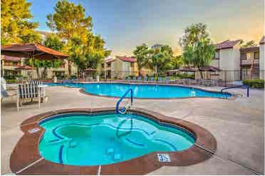 Avail mid June, a block from Palms