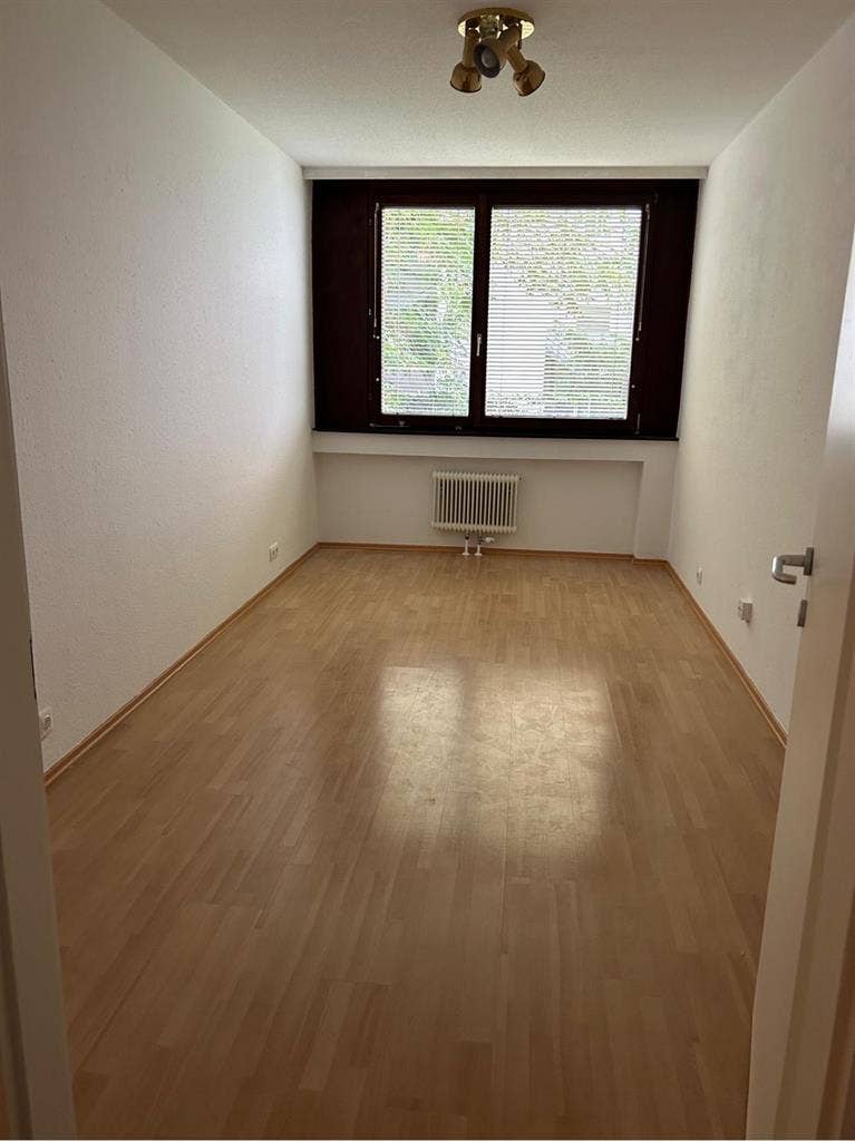 Werde Teil unserer ruhigen 3er-WG:)