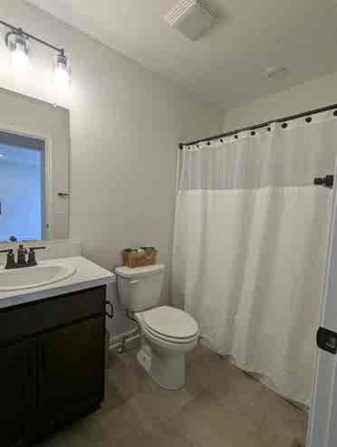 Private Room/bath, Livngrm & Garage
