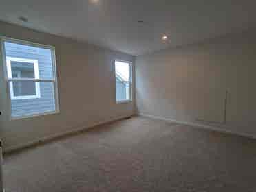 Private Room/bath, Livngrm & Garage