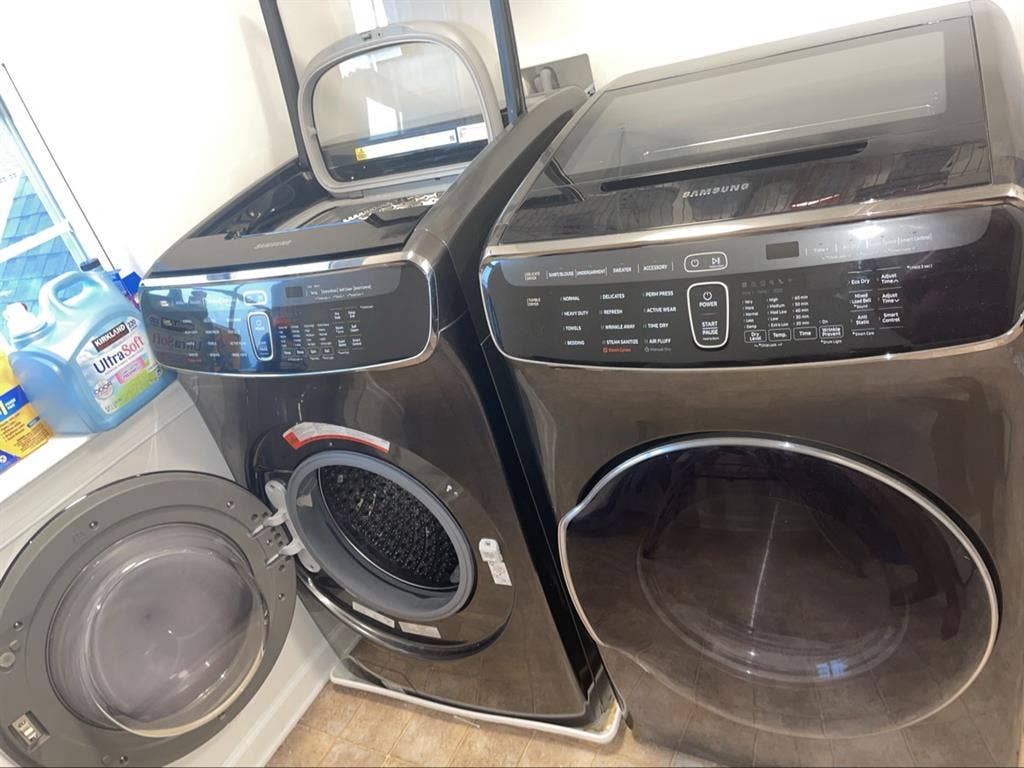 Room for Rent in Upscale Community