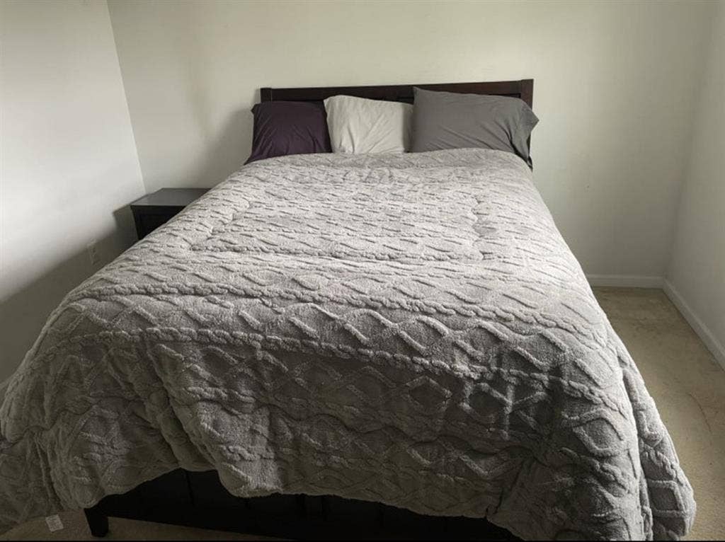 Room for Rent in Upscale Community