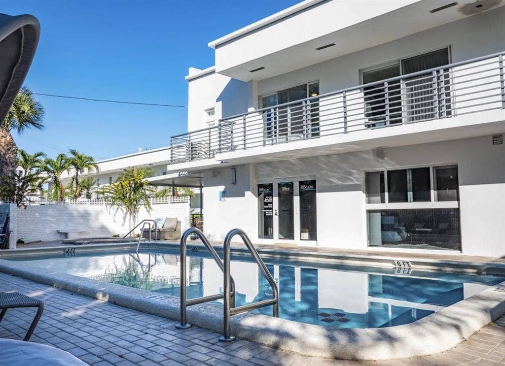 Beach condo! All Pets ok!