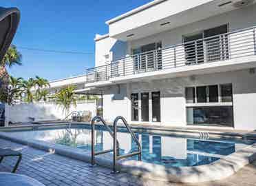 Furnished Beach condo! Pets ok!