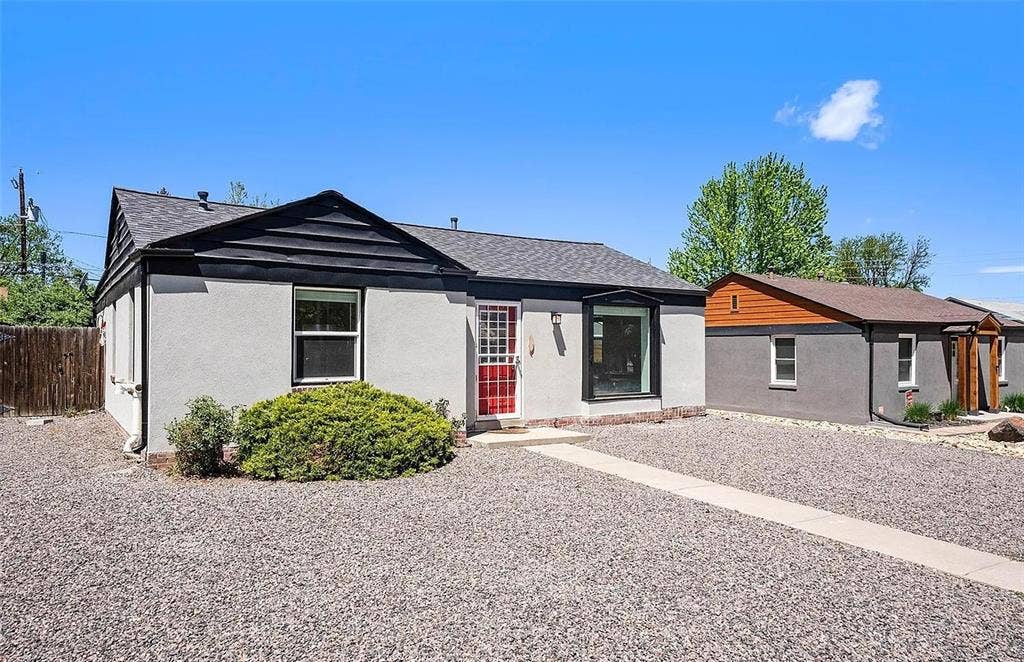 Charming Home Near Colfax