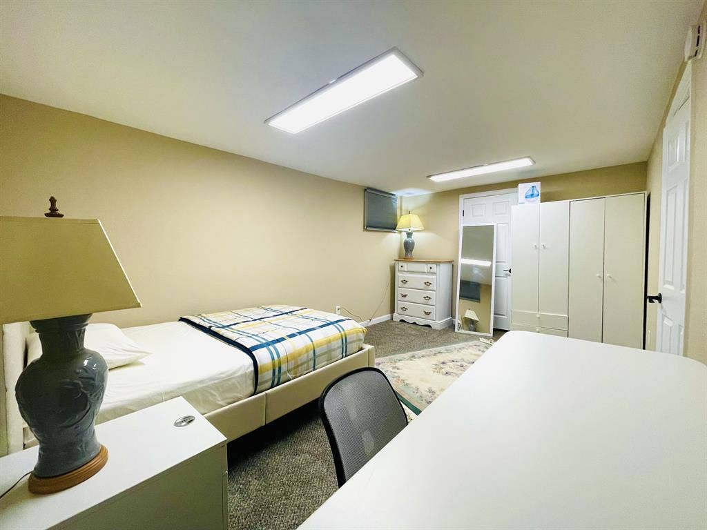 Furnished bath for rent