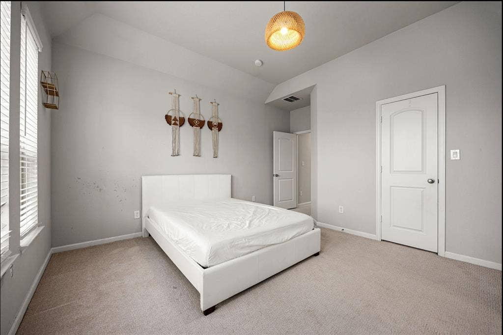 Private room with ensuite