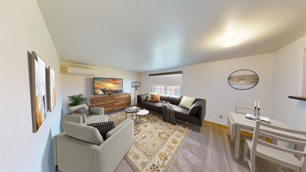 Looking for Roommate - August