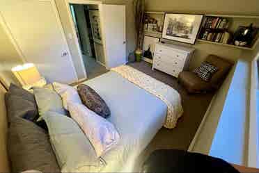 Room for Students near MRU/UC