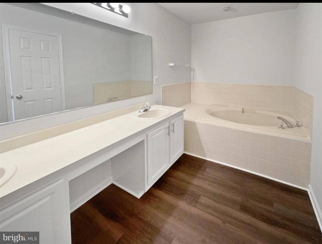 Renting out Master Bedroom!