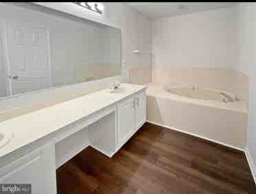 Renting out Master Bedroom!
