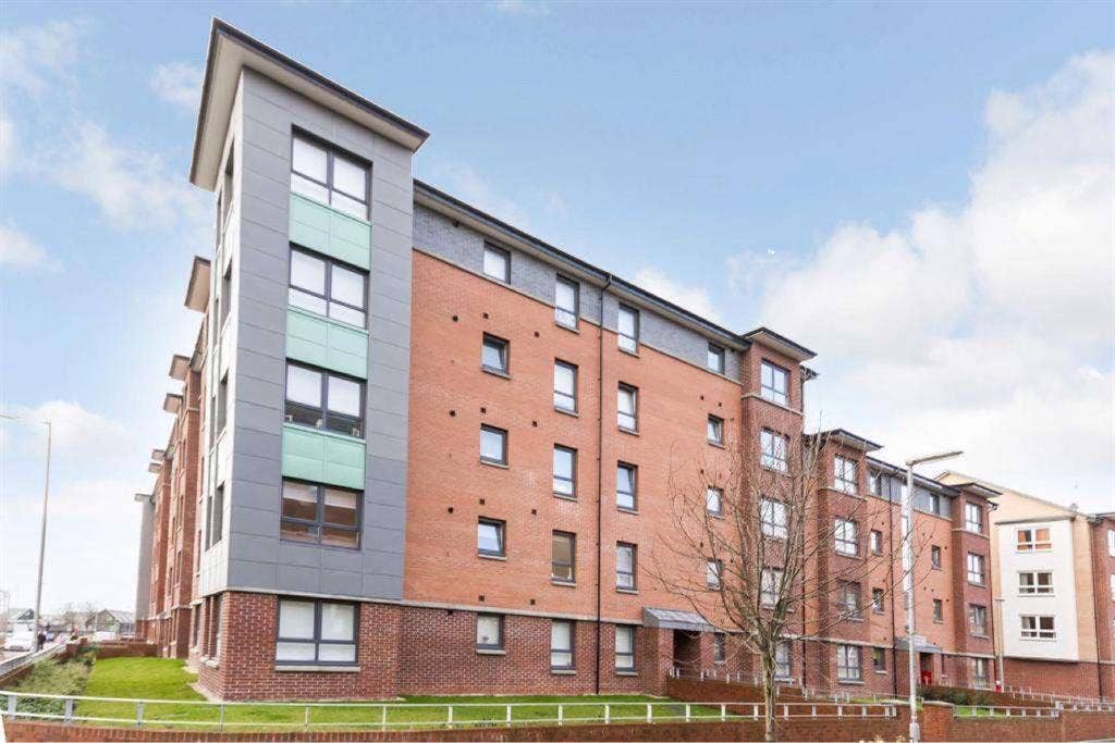Flat in Parkhead available for rent