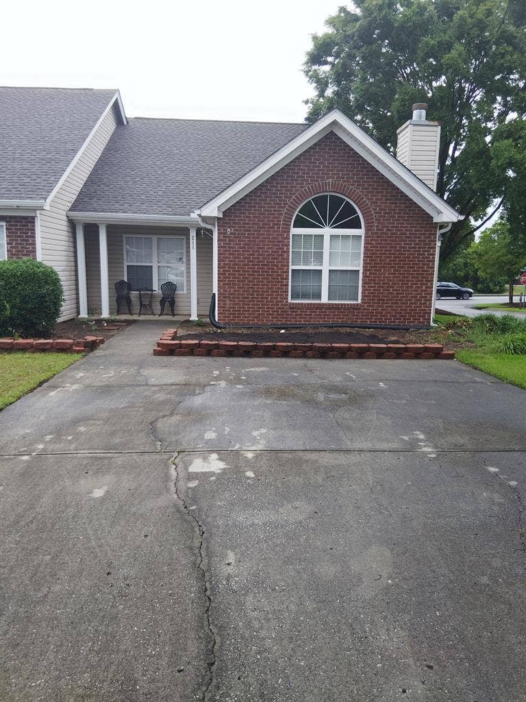 Looking for a 6 month to year lease