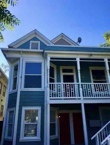 Victorian Room in Midtown/Oak Park!