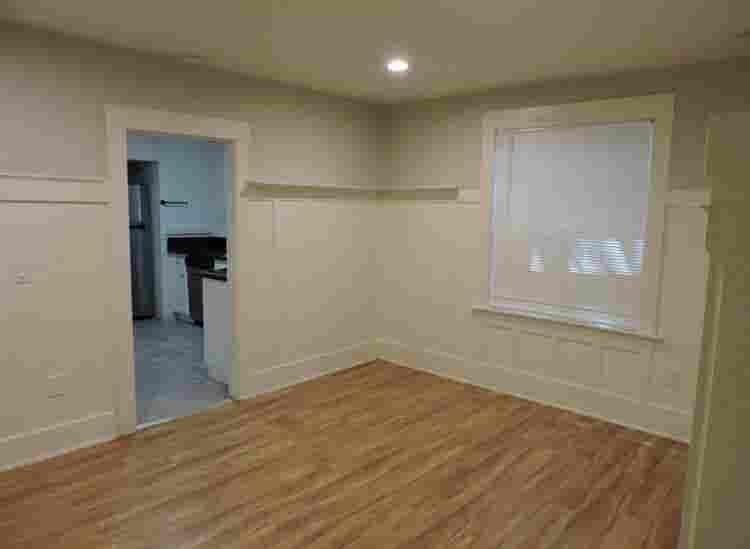 Victorian Room in Midtown/Oak Park!