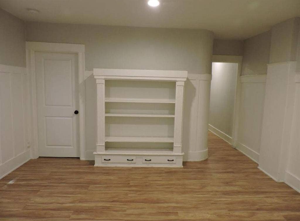 Victorian Room in Midtown/Oak Park!