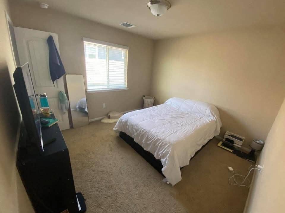 Female Only Sublease with renewal!