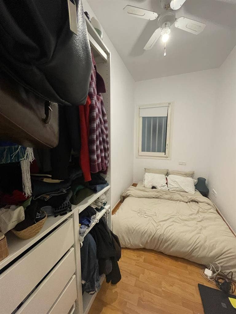 Fully furnished and cozy room!