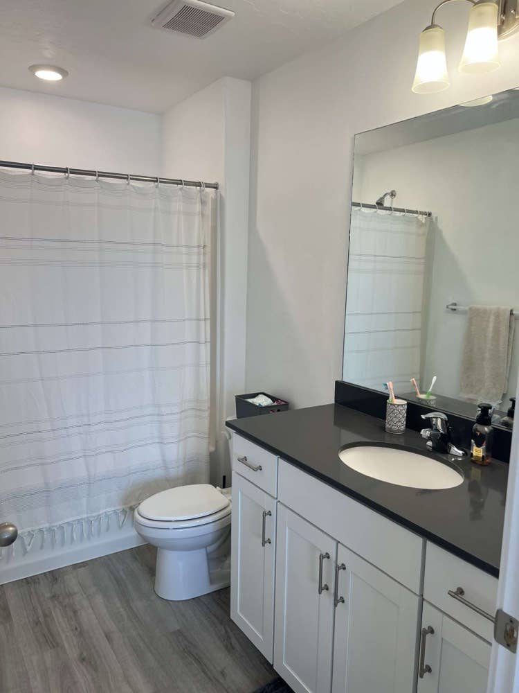 ba nice townhouse Avail July 1