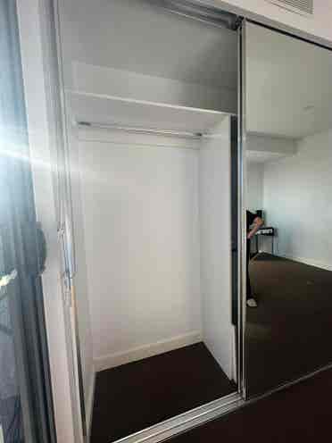 ENSUITE ROOM FOR RENT /
Week