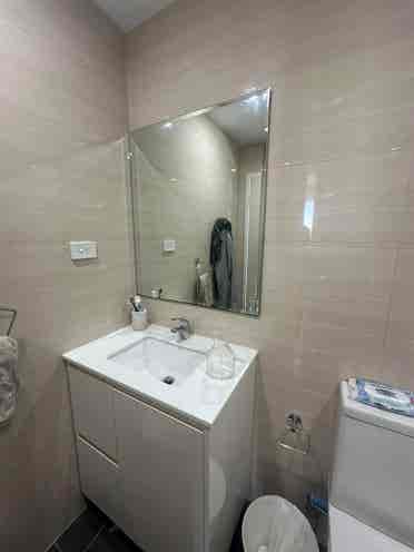 ENSUITE ROOM FOR RENT /
Week