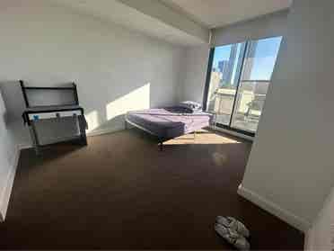ENSUITE ROOM FOR RENT /
Week