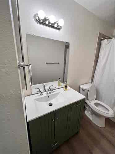 Large Private Room, Shared bathroom