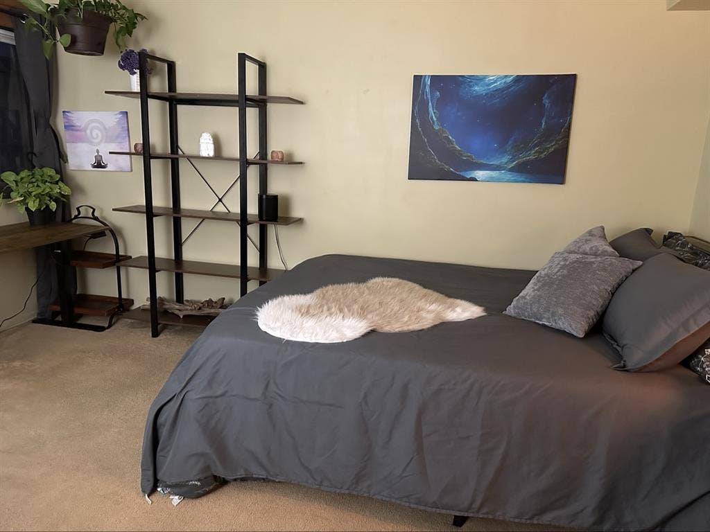 Clean and Comfy Close to Beach