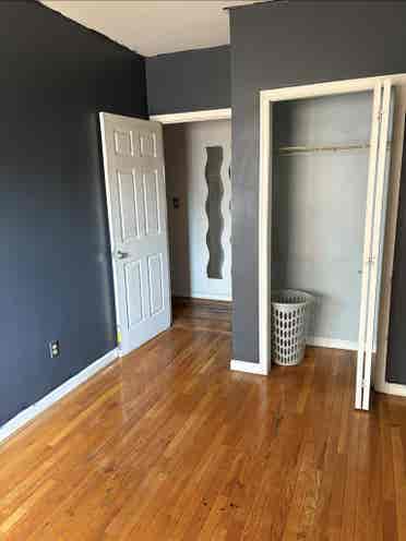 Room for rent in spacious apartment