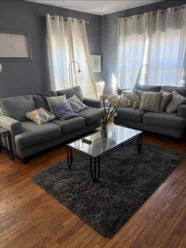 Room for rent in spacious apartment
