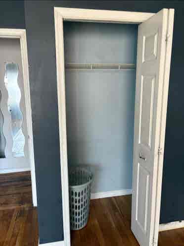 Room for rent in spacious apartment