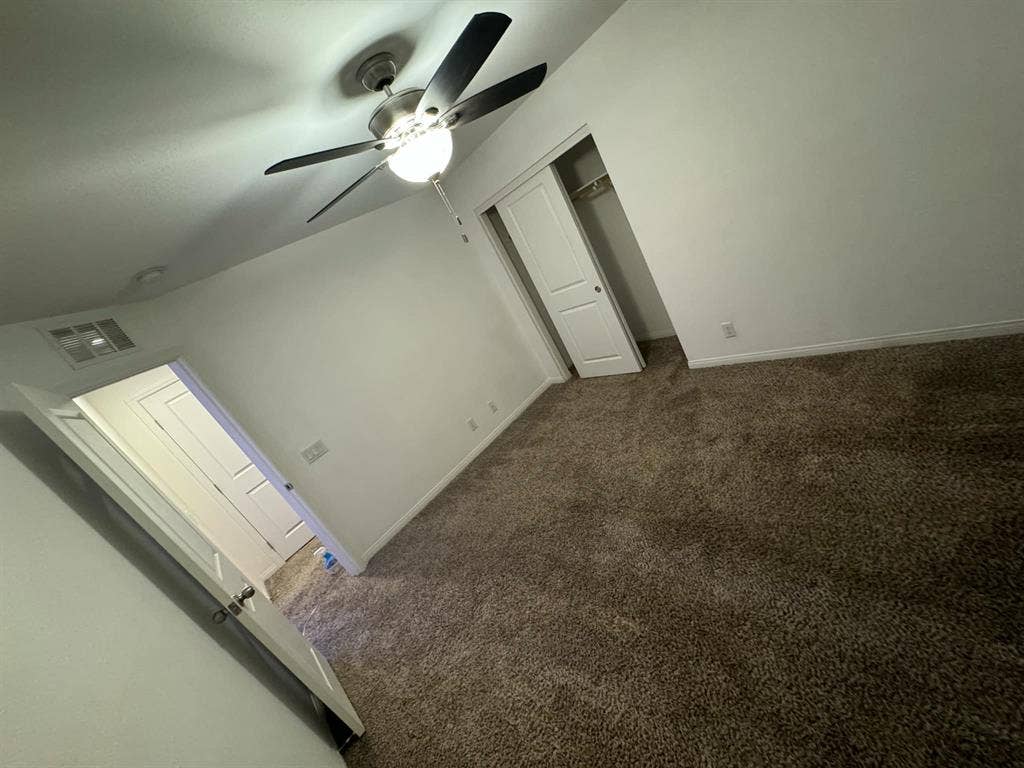 Gated community mins from Nellis