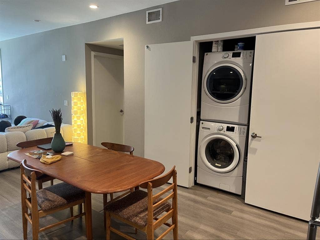 W/D in-unit, pool/ht, AC, & more!