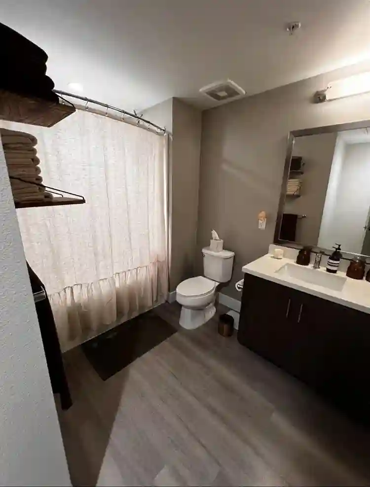 W/D in-unit, pool/ht, AC, & more!