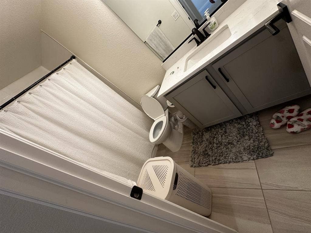 Two rooms available!