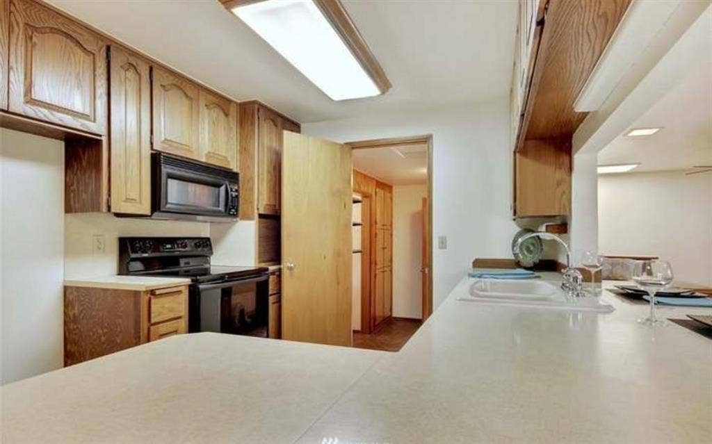 Federal Way room near Pac Highway
