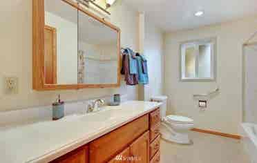 Federal Way room near Pac Highway