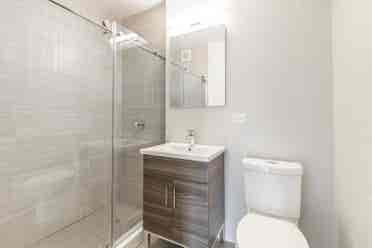✨Spacious Room with Private Bath✨