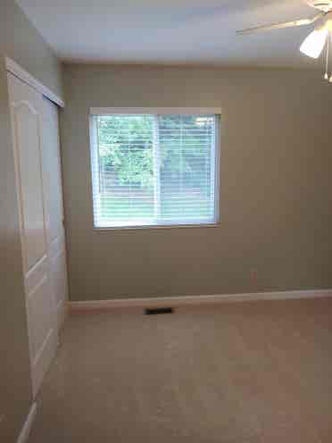 Looking for one additional roommate