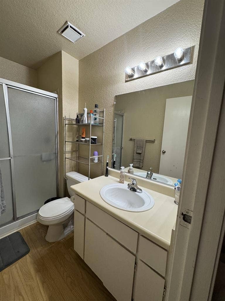 Spacious room with bathroom