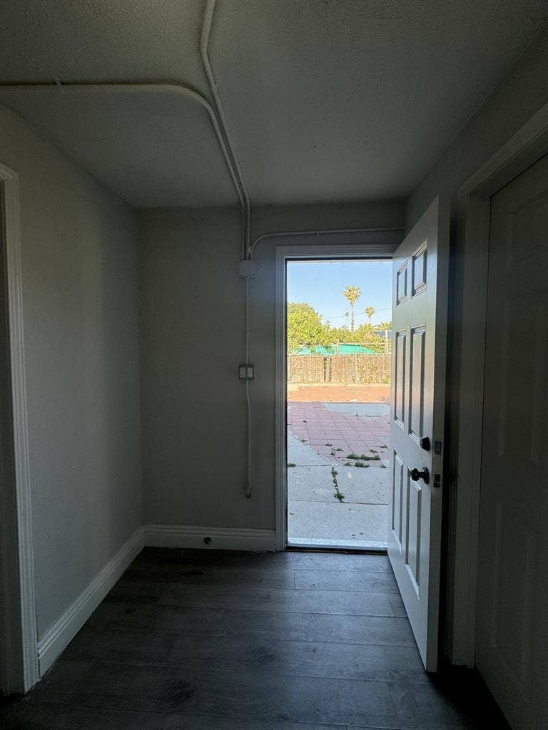 Studio/ Back house For Rent