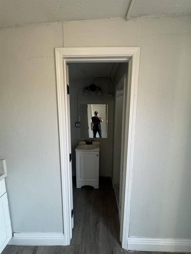Studio/ Back house For Rent