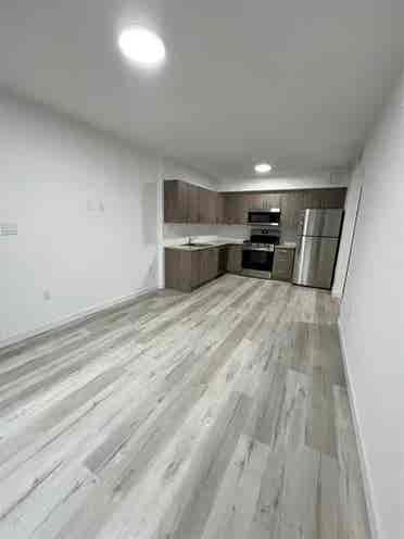 ISO Roommate or Room to Rent.