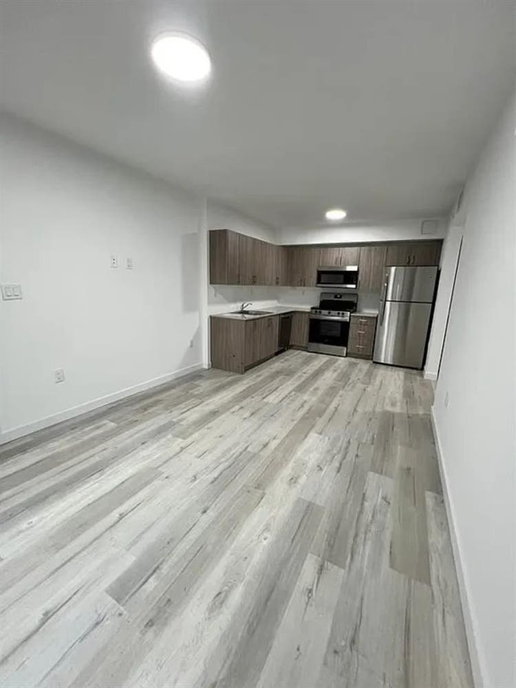 Seeking Roommate or Room to Rent.