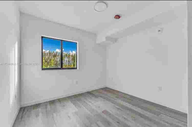 Seeking Roommate or Room to Rent.