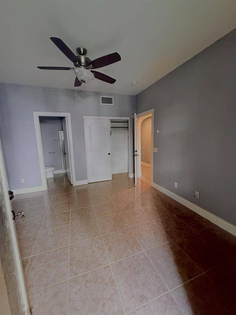 1 Room for Rent in a Townhome Comm.