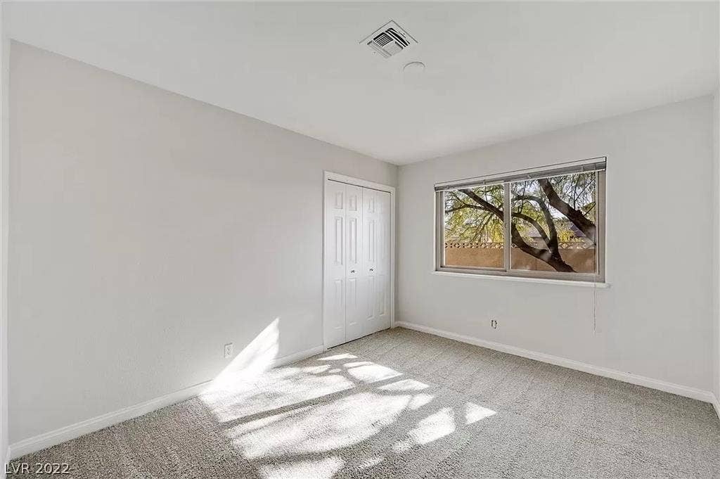 Chill LV Room w/ Storage & Parking