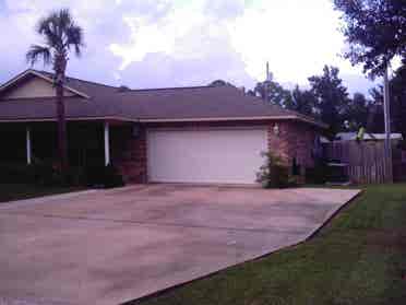 Room for rent-3BR house with pool