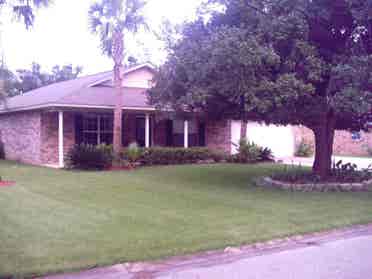 Room for rent-3BR house with pool